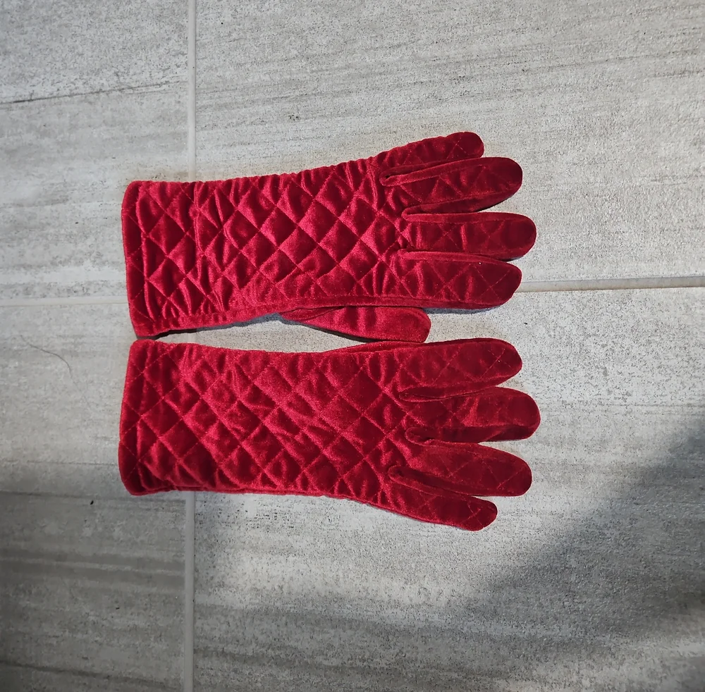 3M Thinsulate Quilted Velvet Gloves - Red